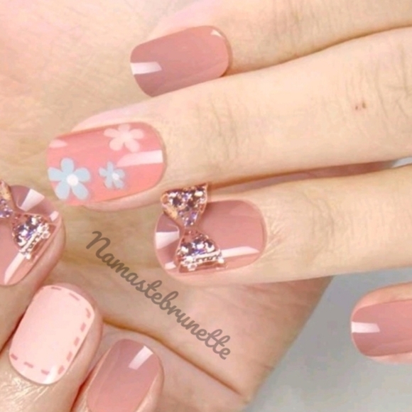 3D Bows & Flowers Press On Nails - Picture 3 of 16